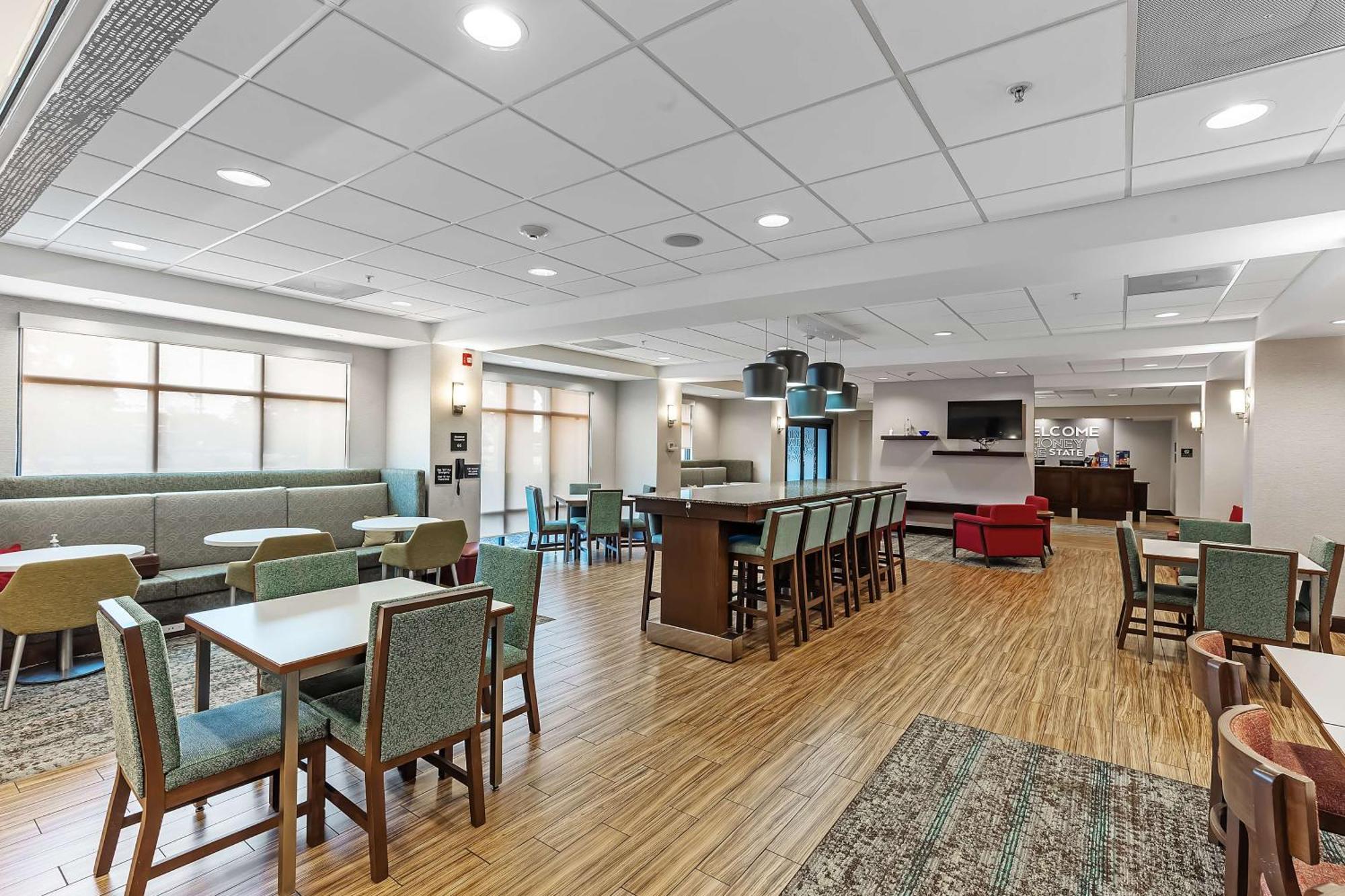 Hampton Inn - Атмор Экстерьер фото