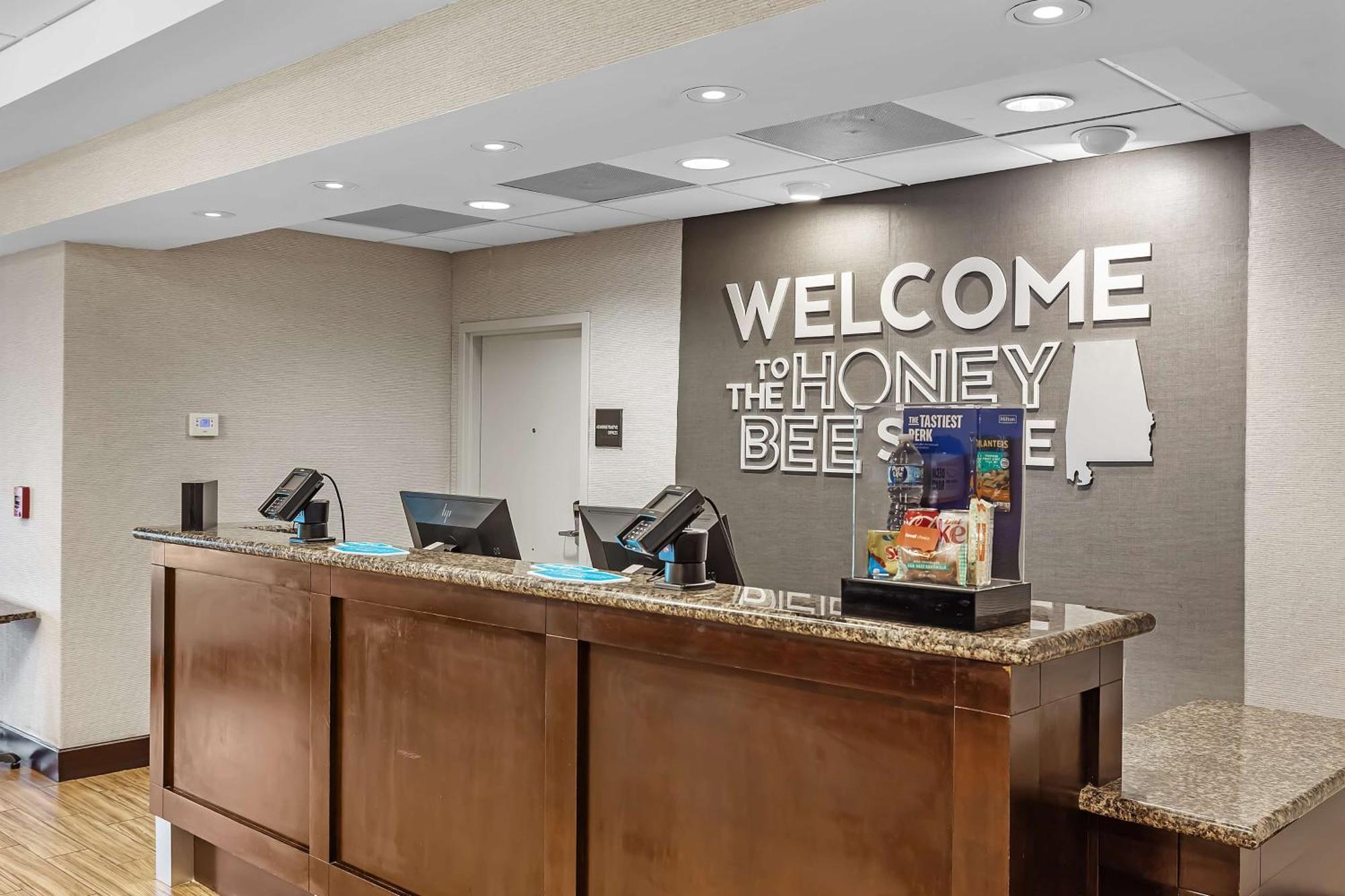 Hampton Inn - Атмор Экстерьер фото